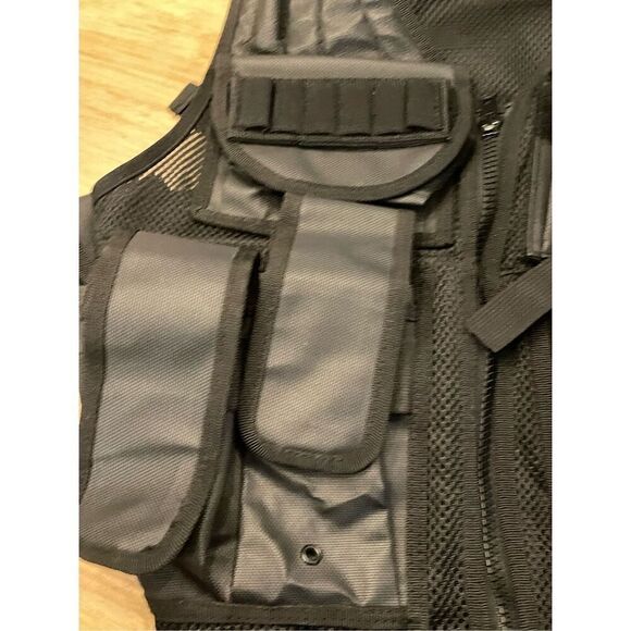Black Tactical Vest (never used) - Picture 5 of 8